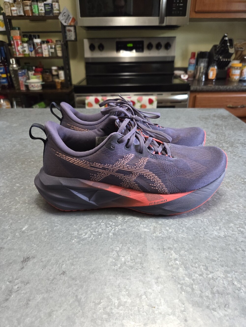 Asics Novablast 5 In Grey/Purple/Coral Reef Womens Size 9.5/ Mens Size 8 - Picture 5 of 10